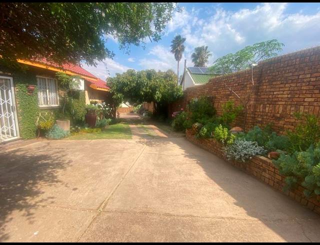 4 BEDROOM HOUSE FOR SALE IN GHOLFSIG